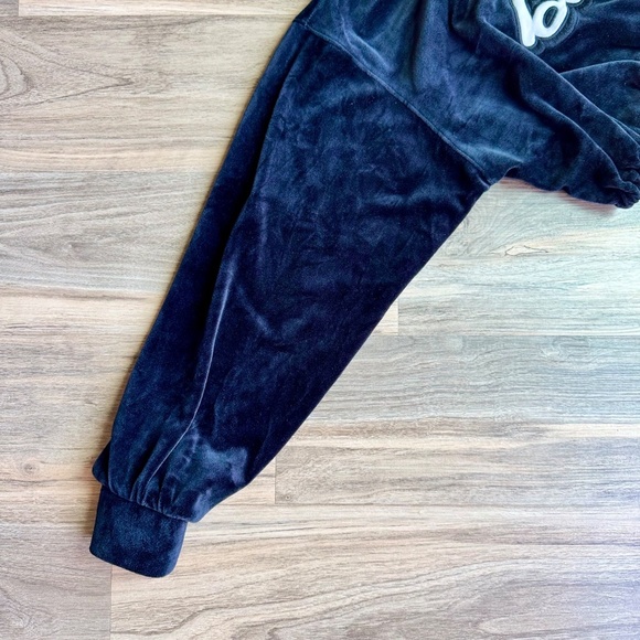 Barbie Black Velour Pullover Cropped Long Sleeve Drawstring Sweatshirt Top Sz M - Picture 8 of 11